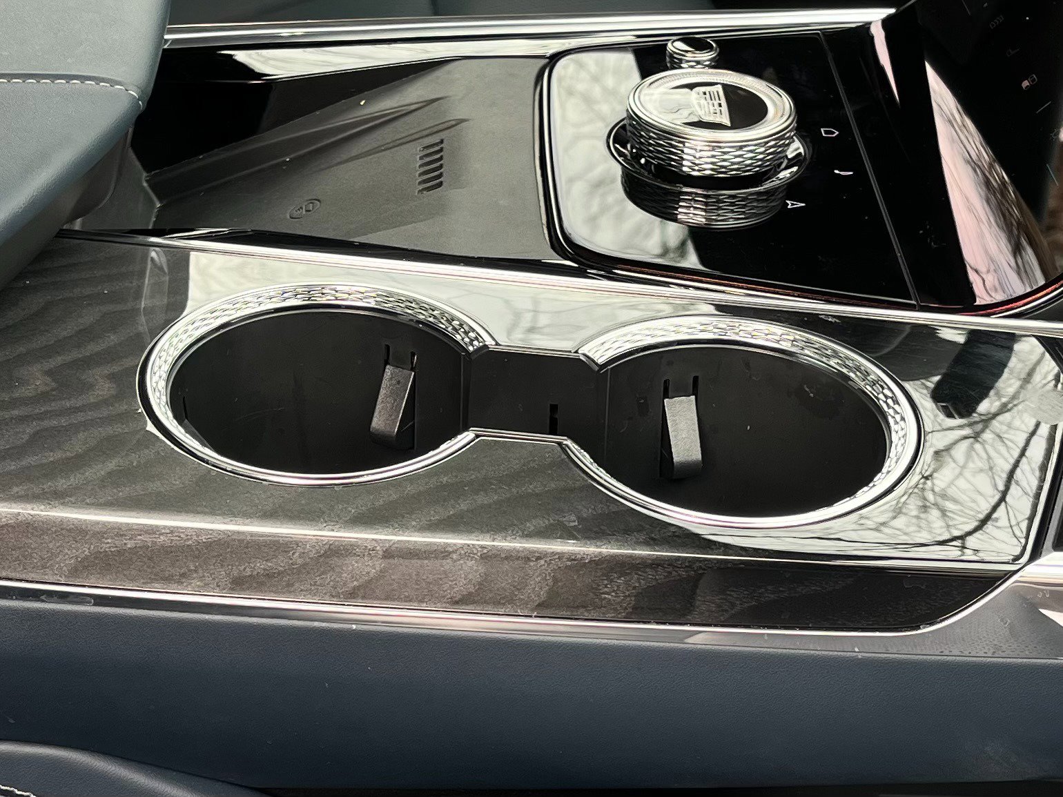 Used 2025 Cadillac Escalade IQ Luxury 2 image 43