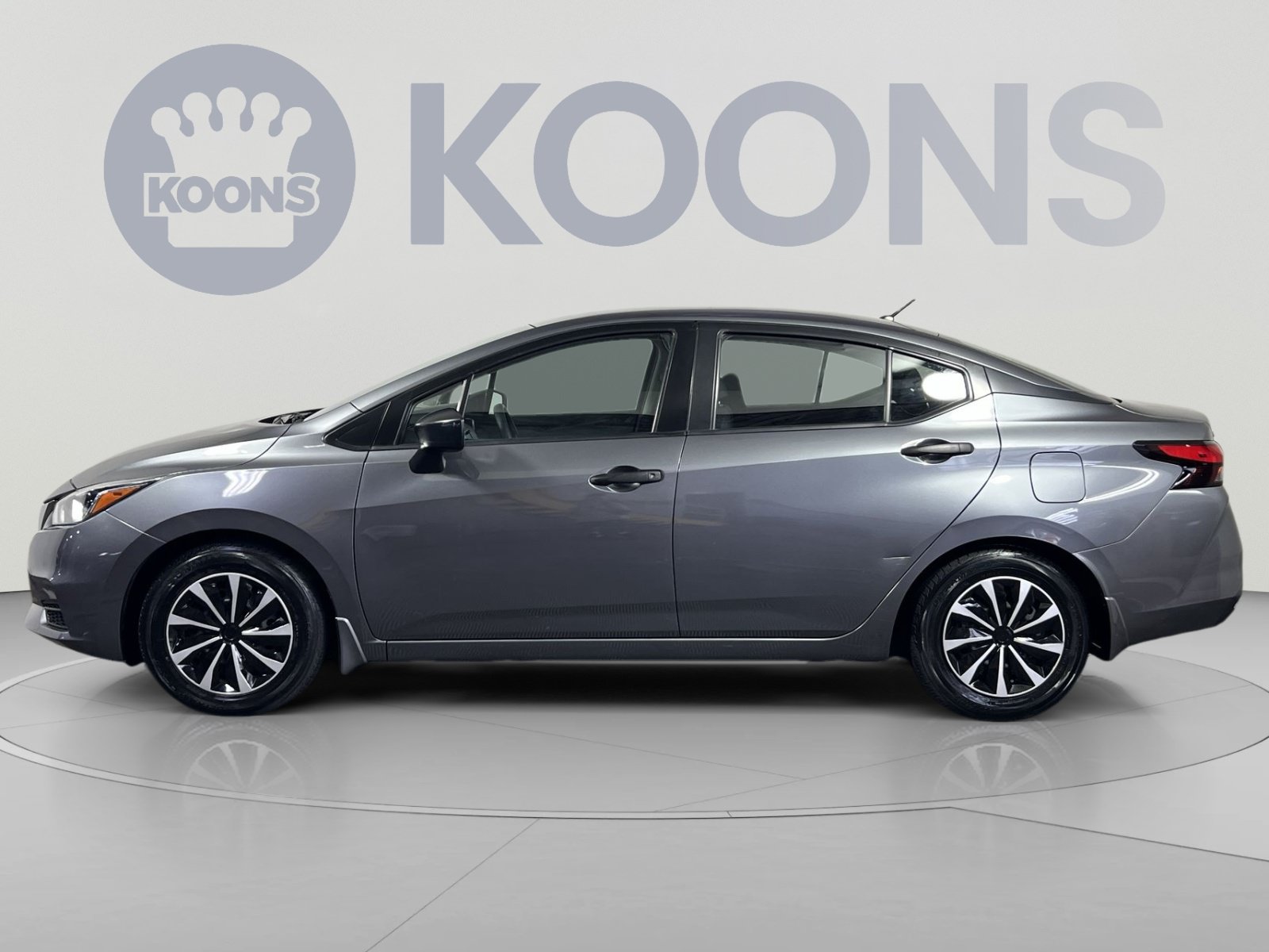 Used 2021 Nissan Versa S FWD image 2