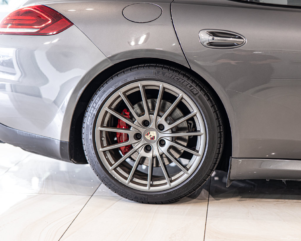 Used 2015 Porsche Panamera GTS AWD/4WD image 11