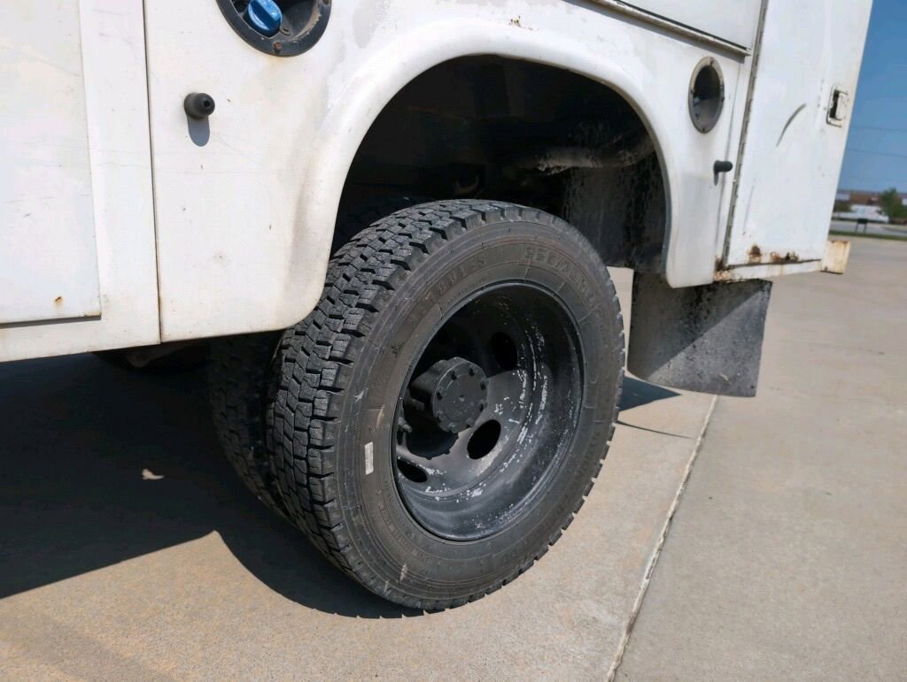 Used 2016 Ford F450 XLT w/ Ambulance Prep Package image 32