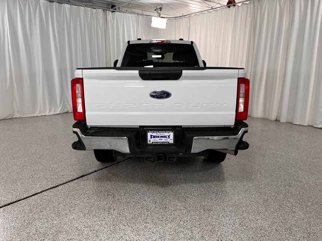 Used 2024 Ford F350 XLT w/ FX4 Off-Road Package AWD/4WD image 4