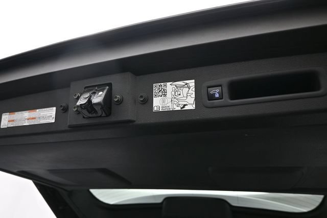 Certified 2023 Toyota Sienna XLE w/ Protection Package (TMS) FWD image 19