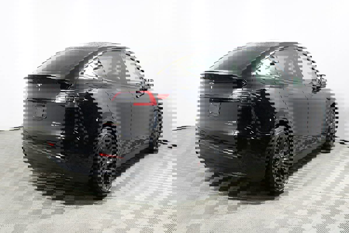 Used 2022 Tesla Model Y Performance image 34