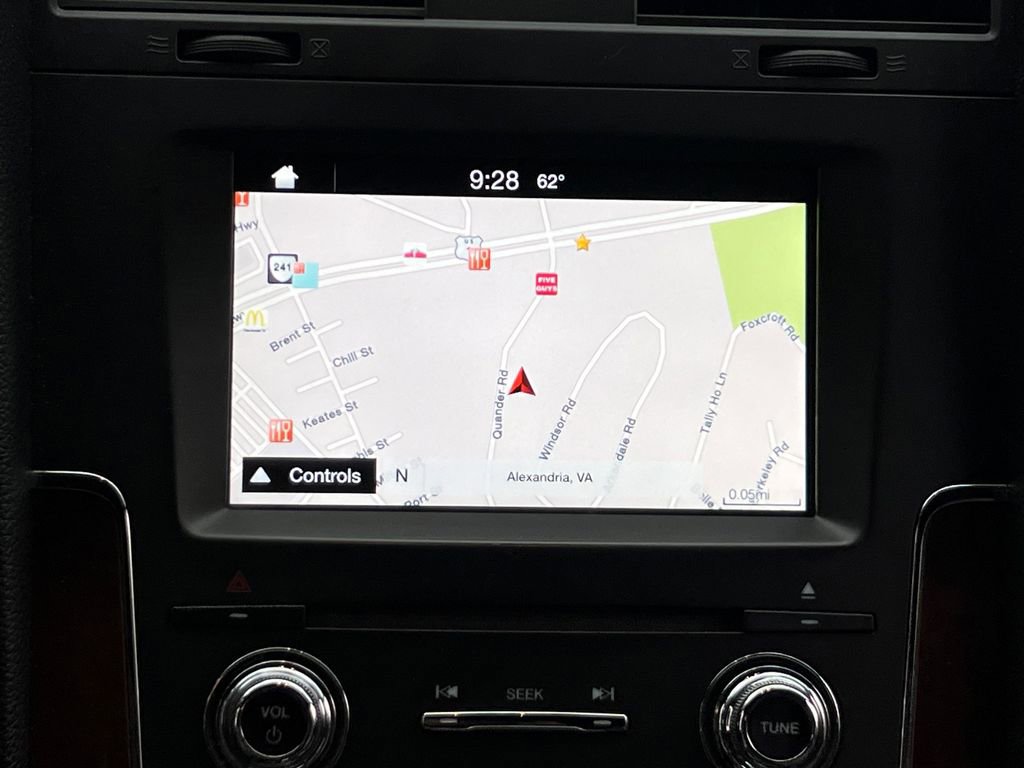 Used 2016 Lincoln Navigator Select image 23