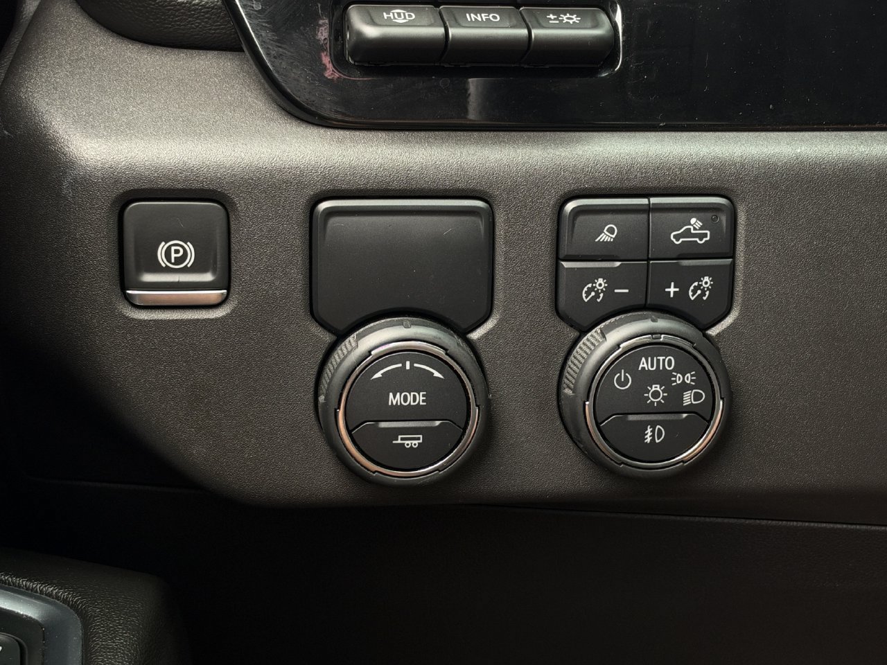 Used 2024 Chevrolet Silverado 1500 LTZ w/ Technology Package RWD image 23