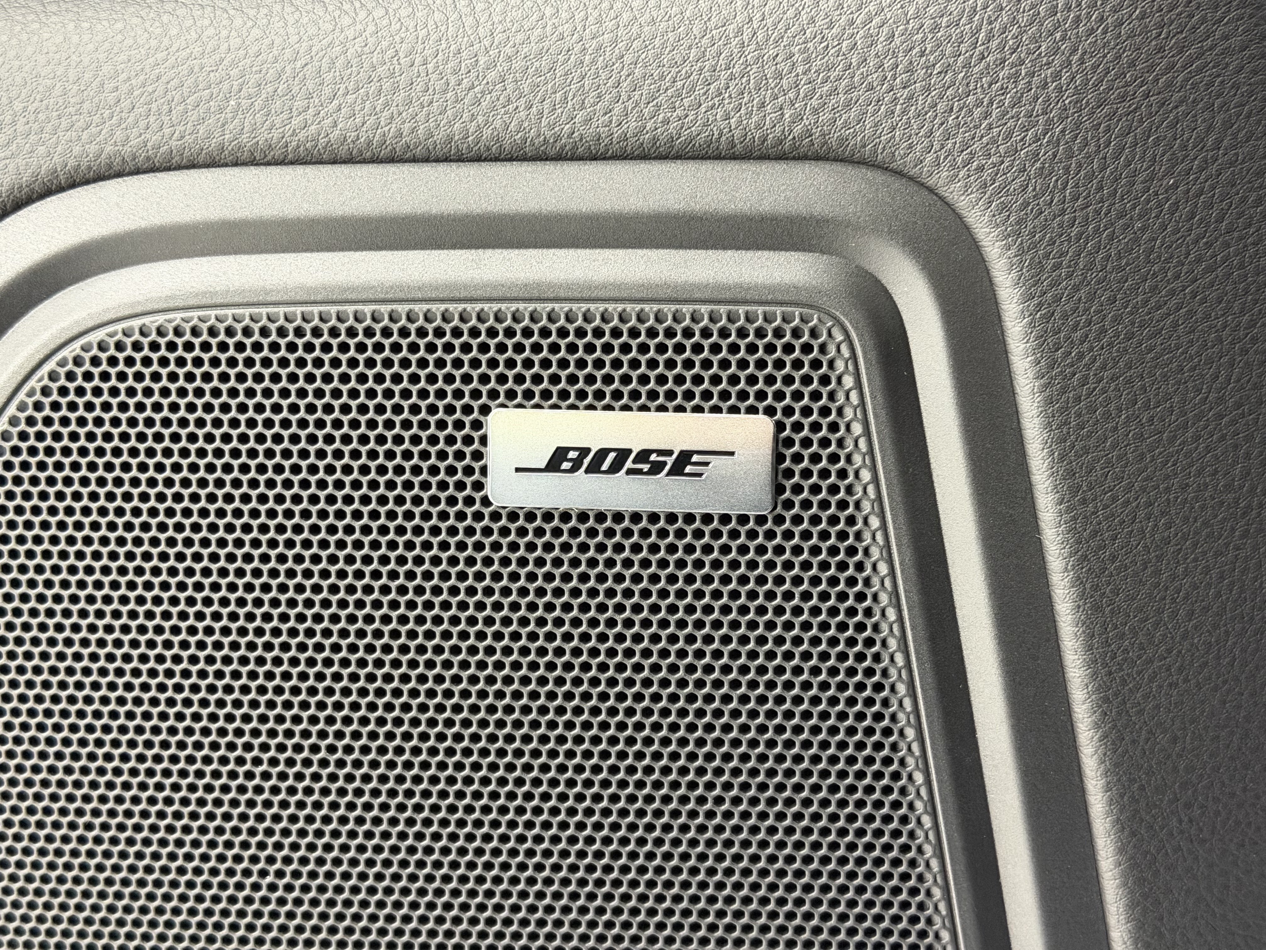 Certified 2026 Porsche Macan AWD/4WD image 31