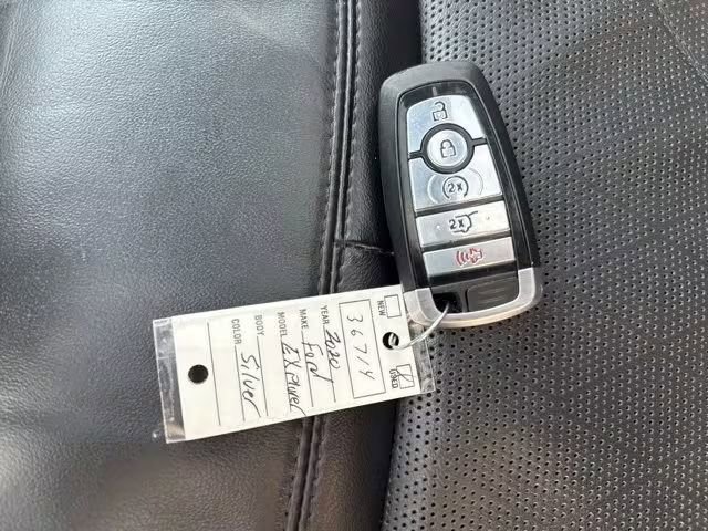 Used 2020 Ford Explorer Platinum image 26