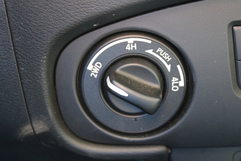 Used 2023 Nissan Frontier SV w/ SV Convenience Package image 45