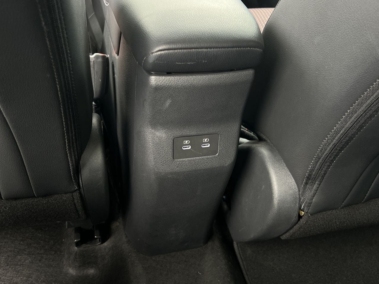 Used 2025 Nissan Kicks SR AWD/4WD image 24