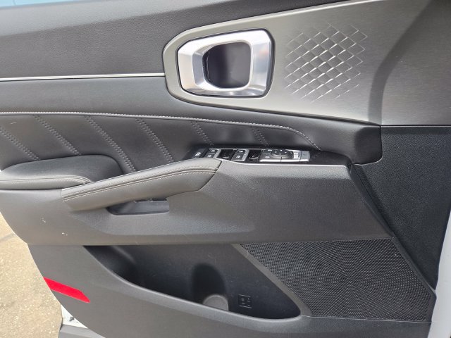 Certified 2023 Kia Sorento SX AWD/4WD image 16
