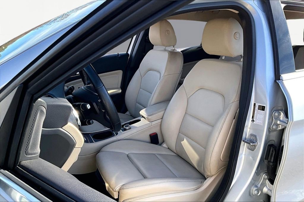 Used 2019 Mercedes-Benz GLA 250 w/ Convenience Package image 15