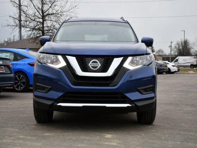 Used 2017 Nissan Rogue SV w/ SV Premium Package image 2