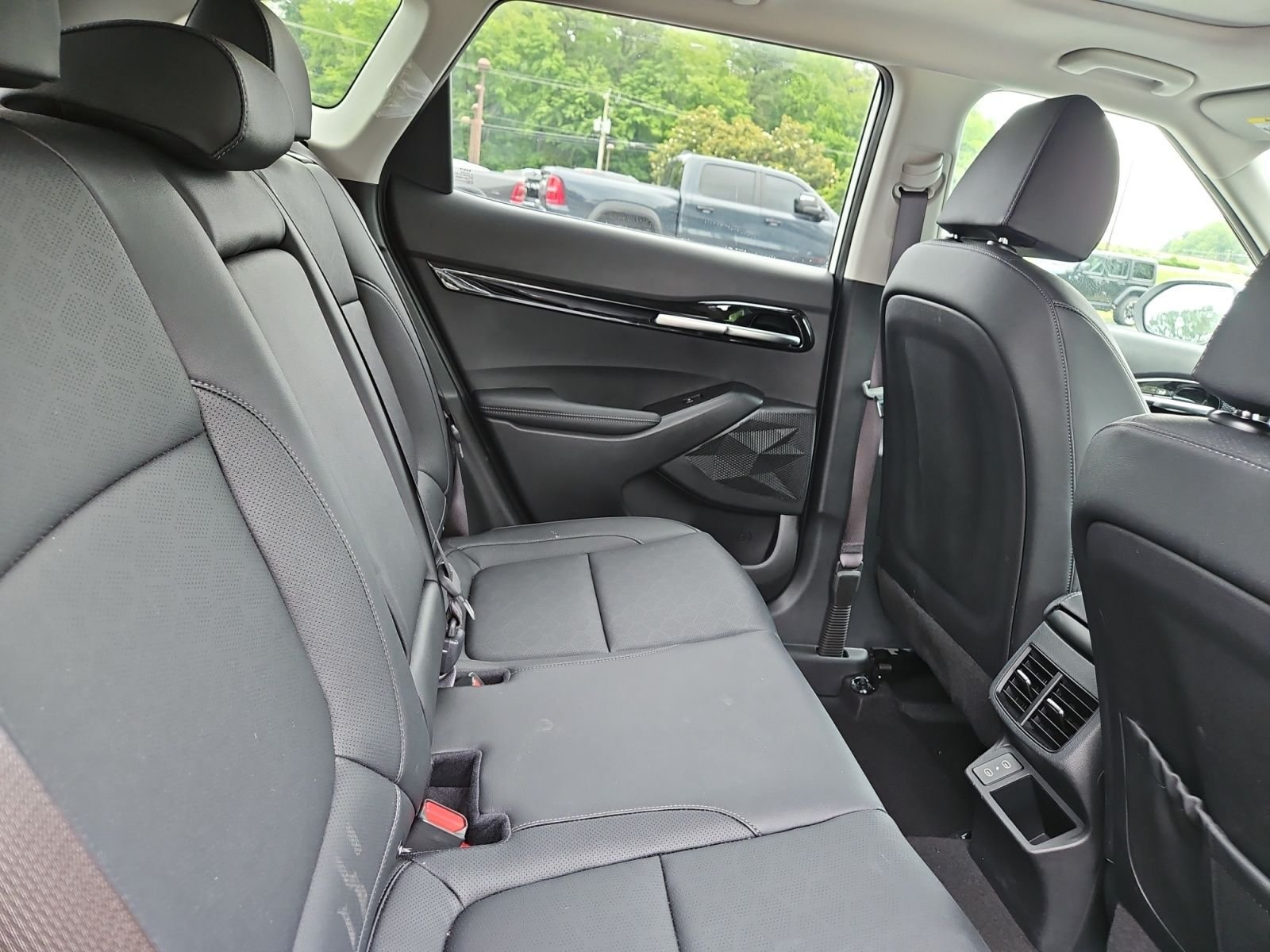 Used 2025 Kia Seltos EX w/ EX Sunroof Package AWD/4WD image 17
