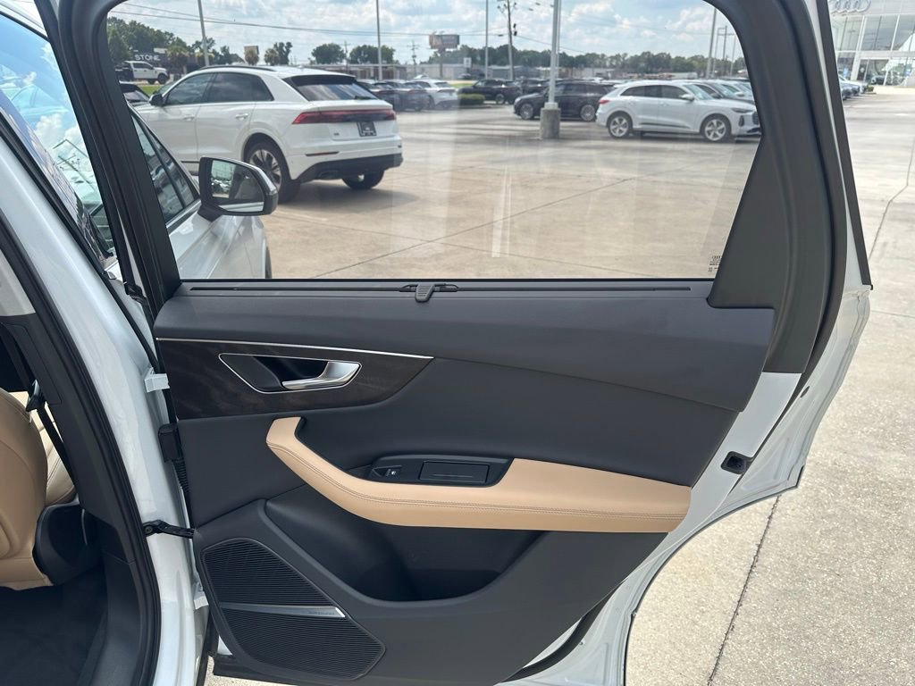 Used 2025 Audi Q7 3.0T Prestige image 24