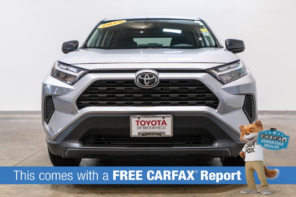 Used 2025 Toyota RAV4 LE AWD/4WD image 2