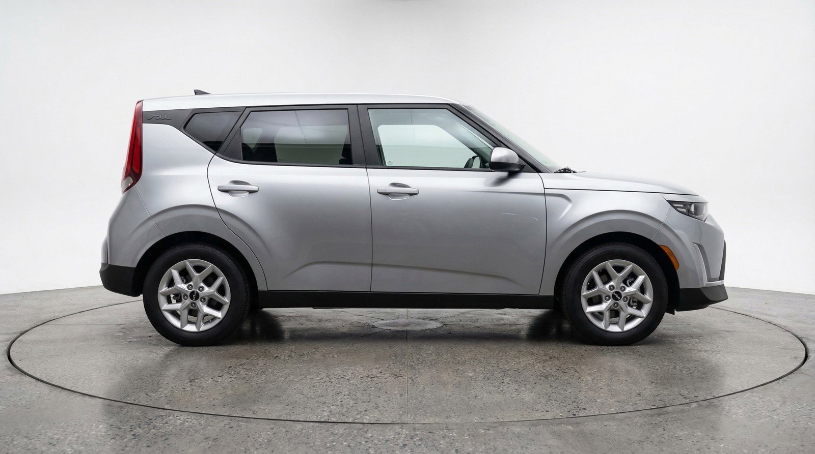 Used 2025 Kia Soul LX w/ LX Technology Package image 11