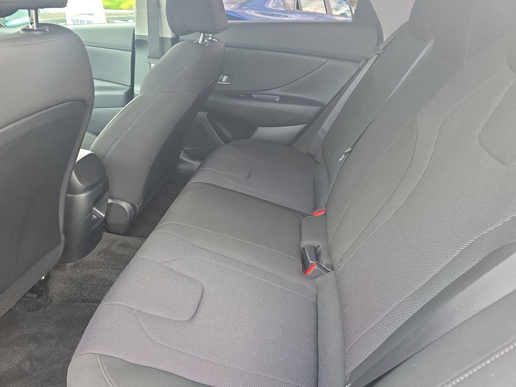 Used 2024 Hyundai Elantra SE FWD image 22