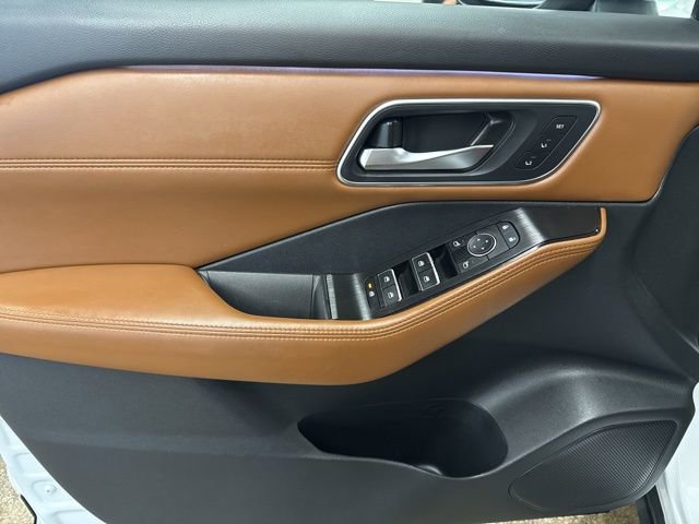 Used 2024 Nissan Rogue Platinum image 10