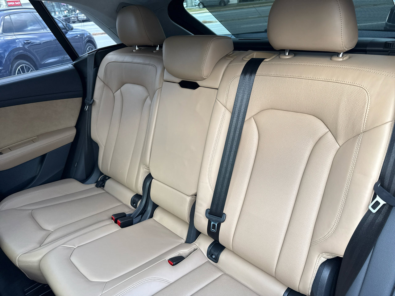 Used 2021 Audi Q8 Prestige w/ Prestige Package image 30