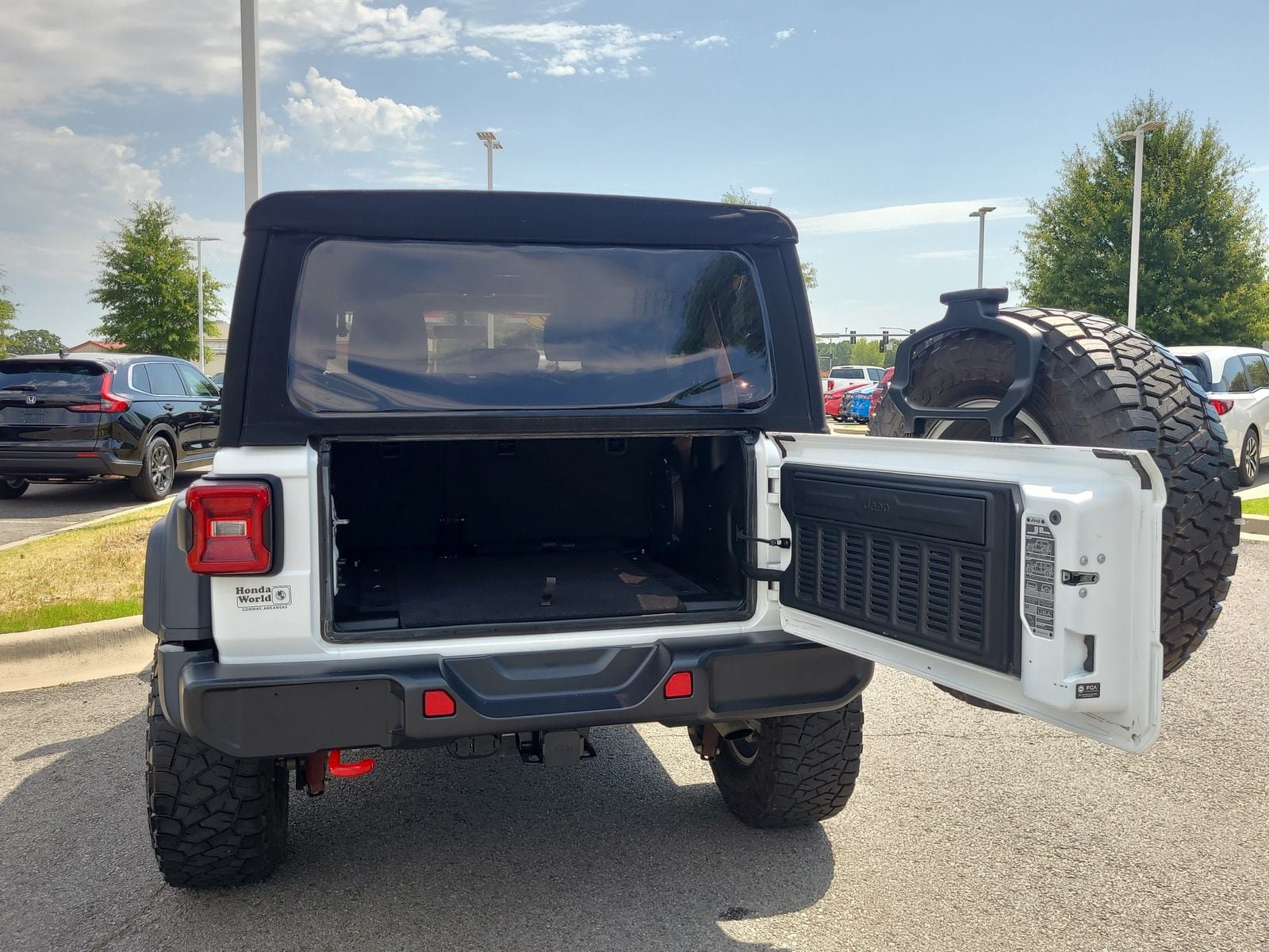 Used 2022 Jeep Wrangler Unlimited Rubicon AWD/4WD image 14