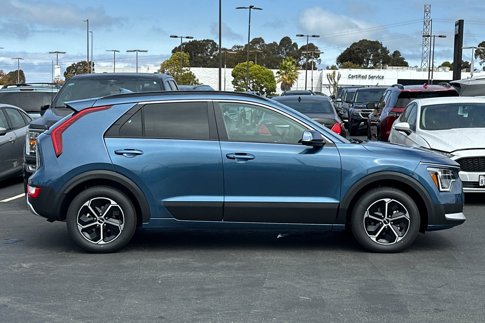 New 2026 Kia Niro EX FWD image 3