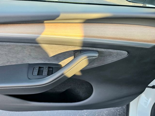 Used 2024 Tesla Model Y Long Range image 20