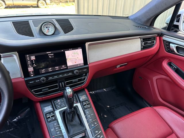 Used 2021 Porsche Macan Turbo image 21