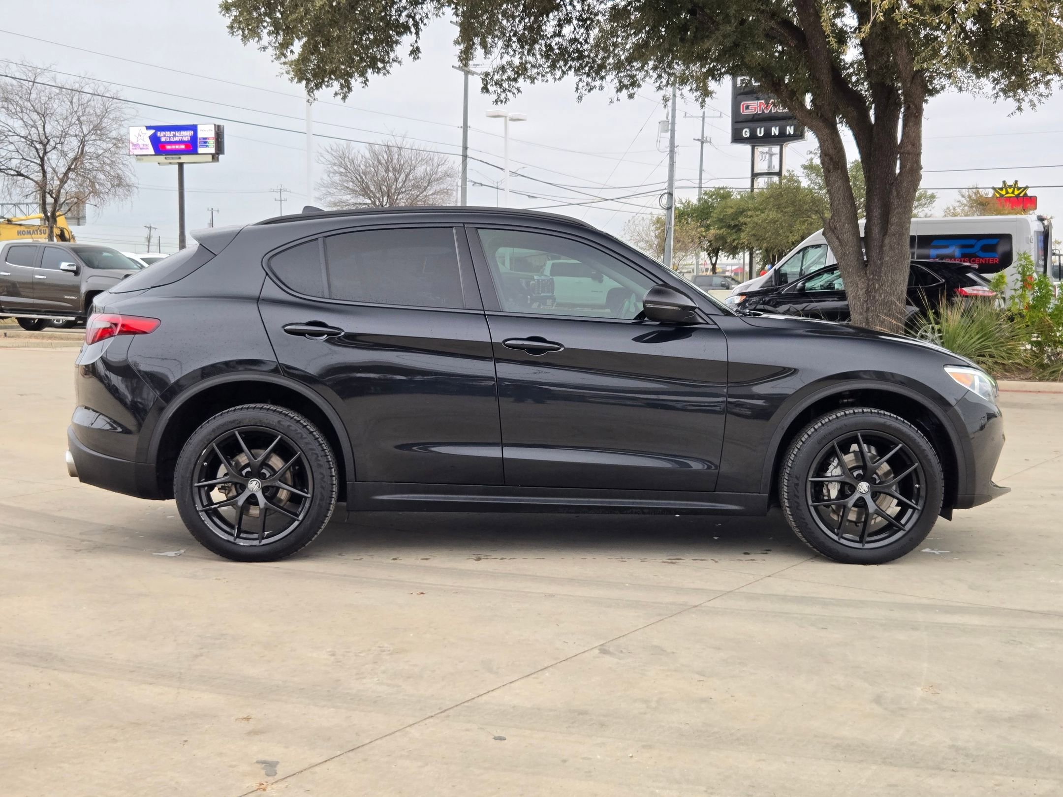 Used 2021 Alfa Romeo Stelvio Sprint w/ Nero Edizione video 2