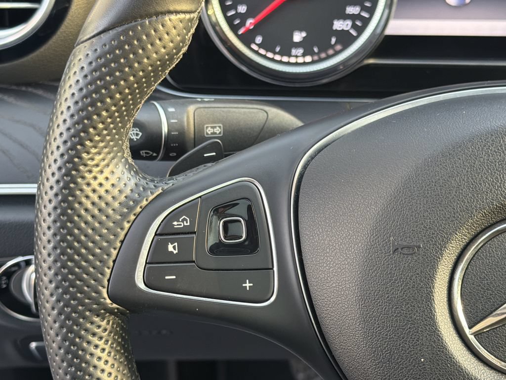 Used 2018 Mercedes-Benz E 300 image 24
