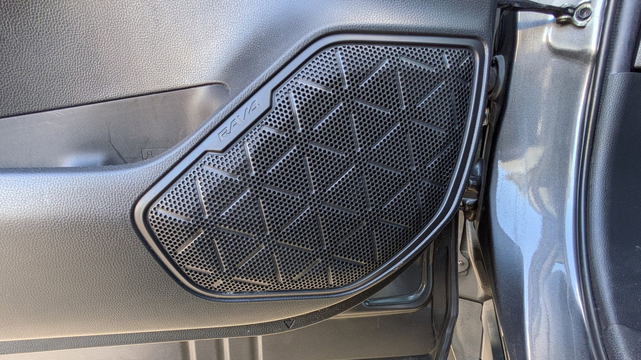 Used 2021 Toyota RAV4 XLE image 14