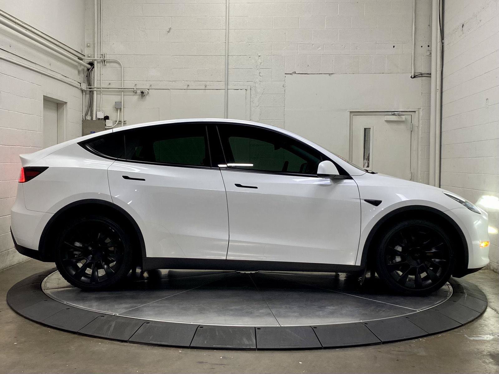 Used 2023 Tesla Model Y Long Range AWD/4WD image 10