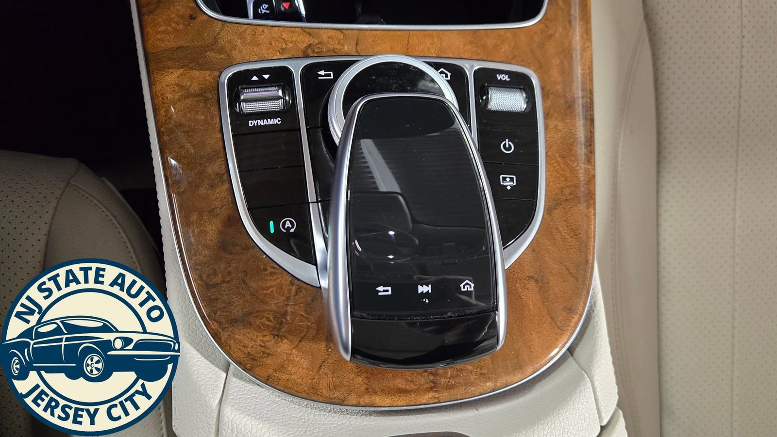Used 2019 Mercedes-Benz E 450 4MATIC Sedan w/ Premium Package image 17