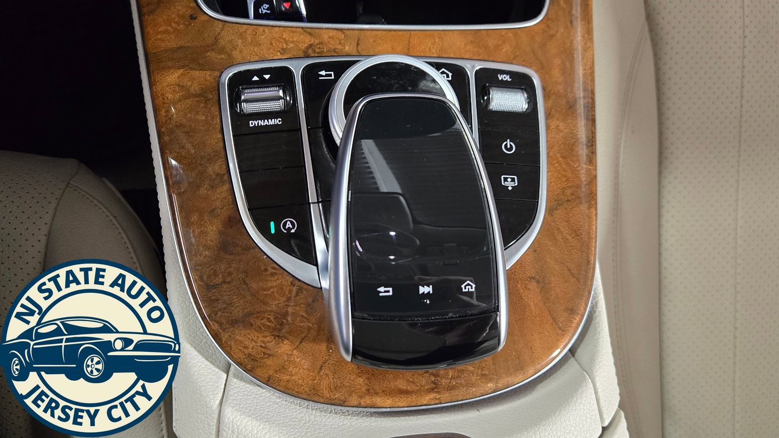 Used 2019 Mercedes-Benz E 450 4MATIC Sedan w/ Premium Package image 17