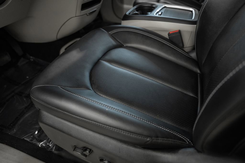 Certified 2024 Chrysler Pacifica Touring-L image 40