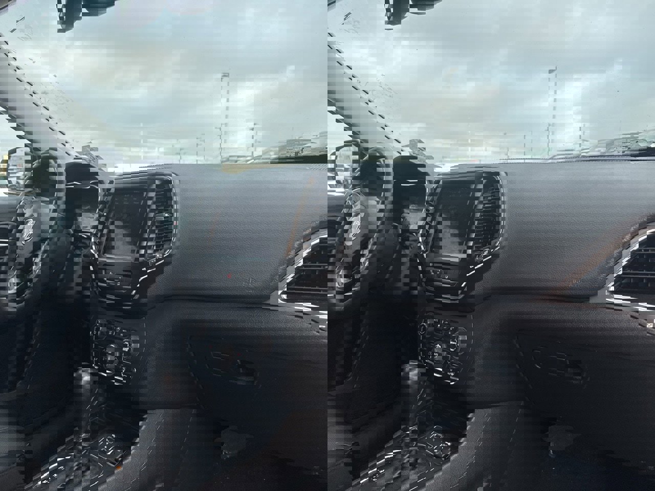 Used 2022 Jeep Cherokee Latitude Lux image 10