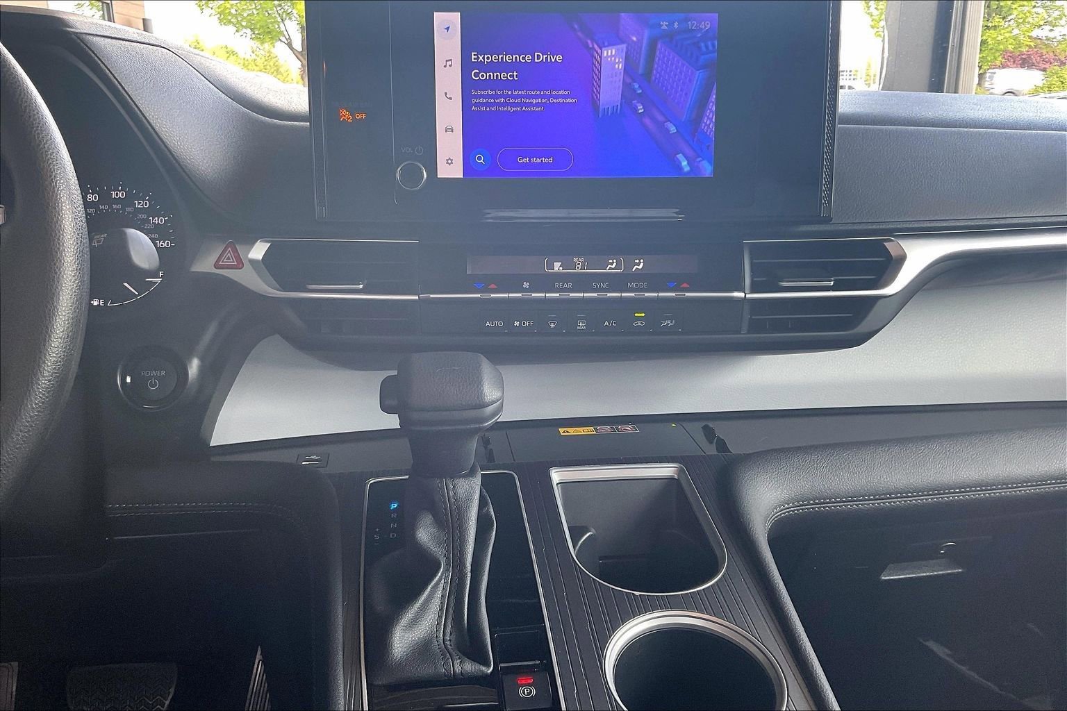 Used 2025 Toyota Sienna LE FWD image 9