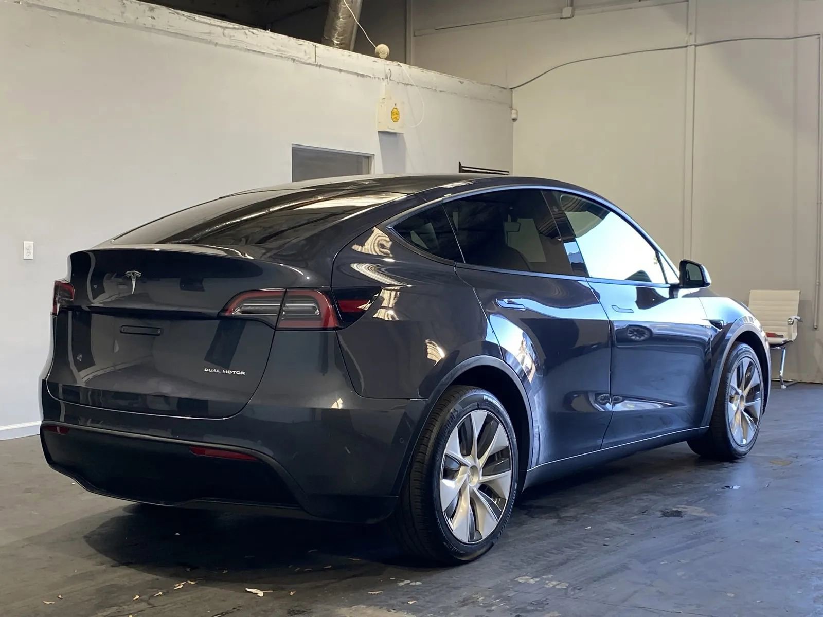 Used 2021 Tesla Model Y Long Range image 4