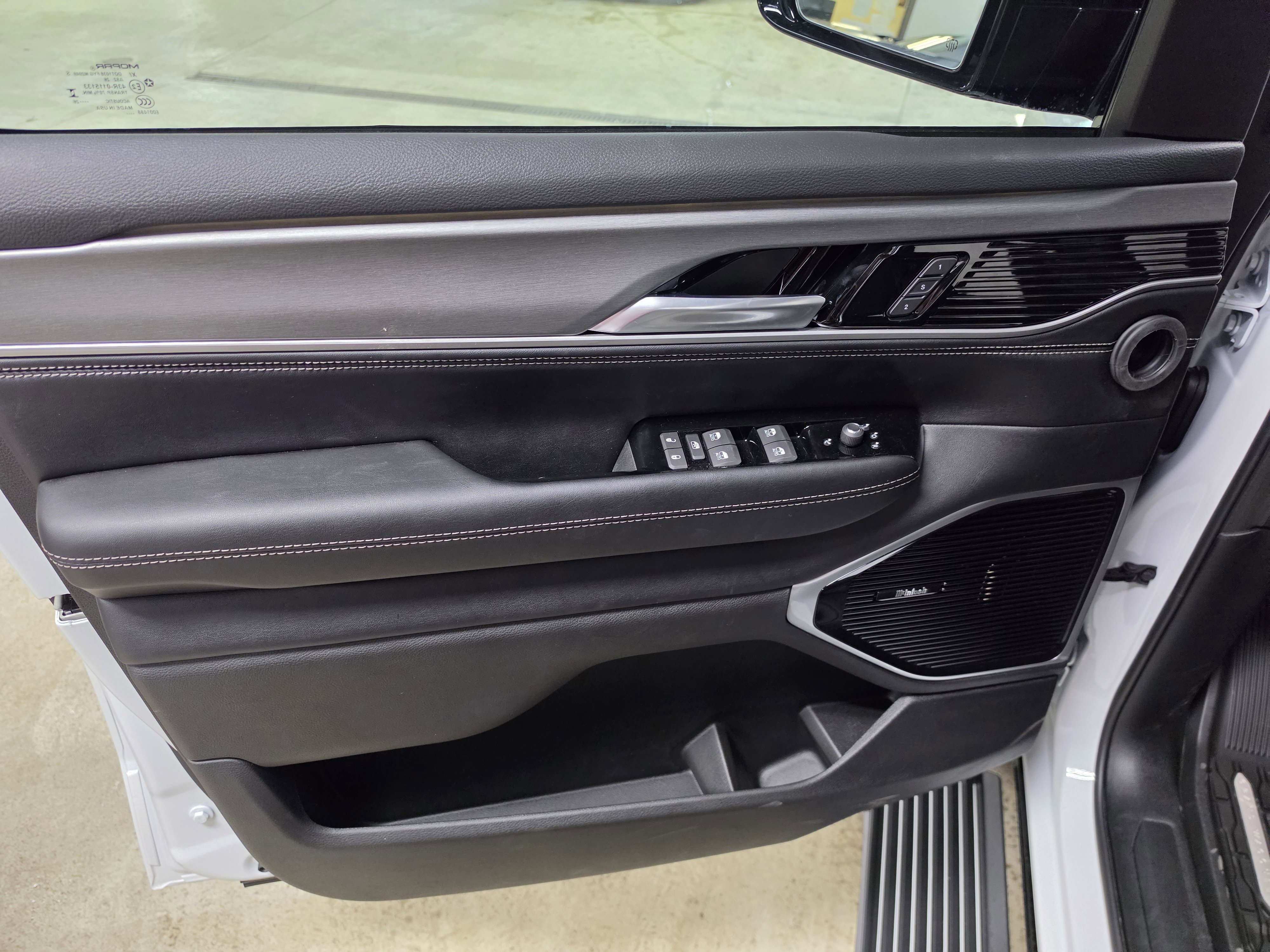 New 2026 Jeep Grand Wagoneer Limited AWD/4WD image 18