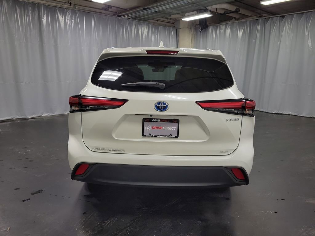 Used 2021 Toyota Highlander XLE image 7