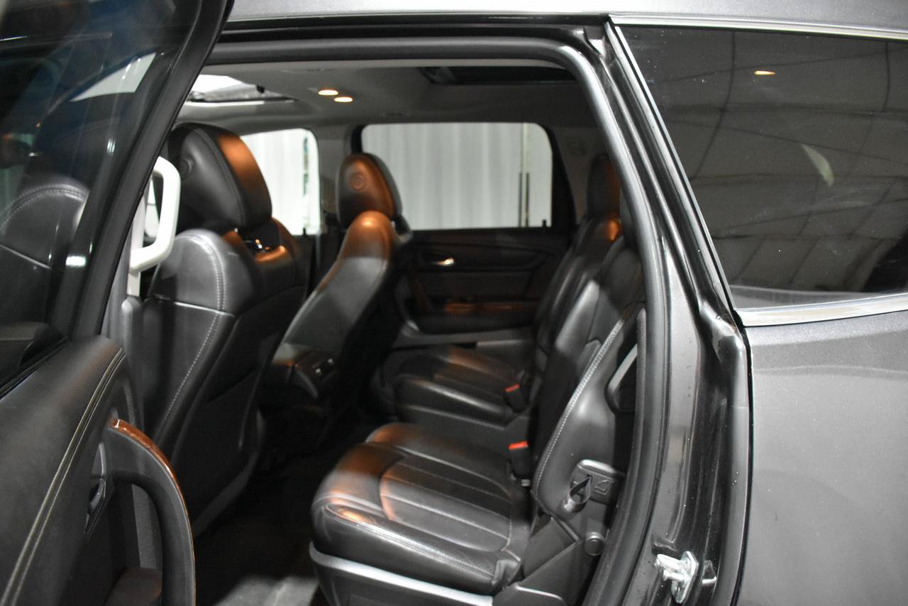 Used 2014 Chevrolet Traverse LTZ FWD image 17