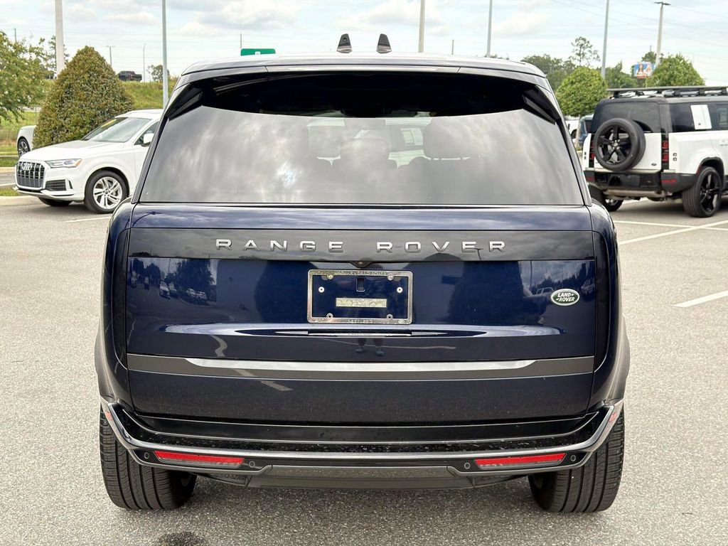 Used 2023 Land Rover Range Rover Long Wheelbase SE AWD/4WD image 4