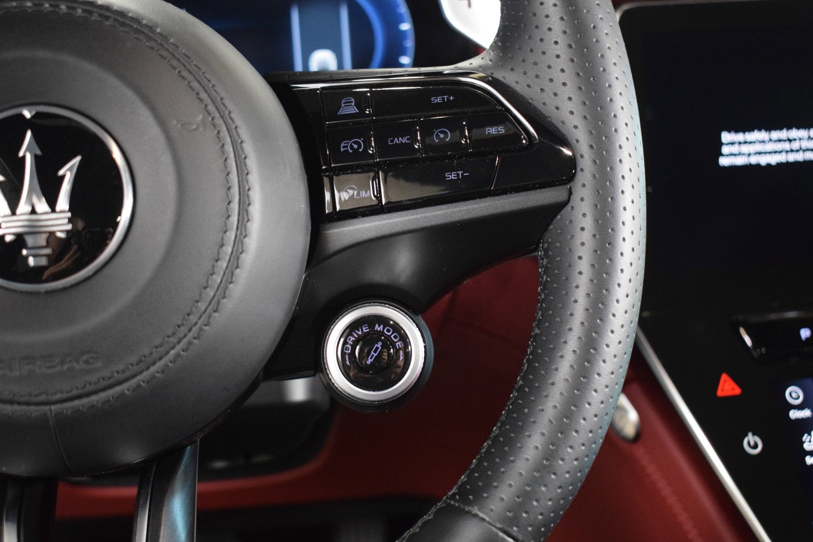 Used 2024 Maserati Grecale Trofeo image 27