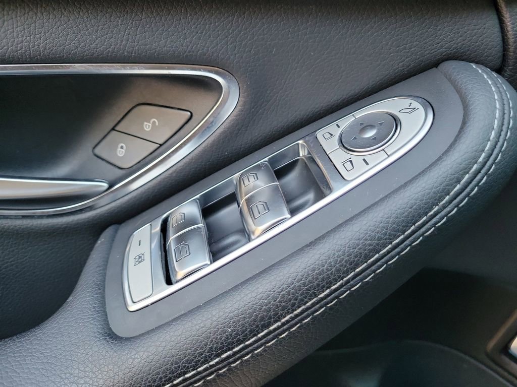 Used 2020 Mercedes-Benz C 300 Sedan image 21