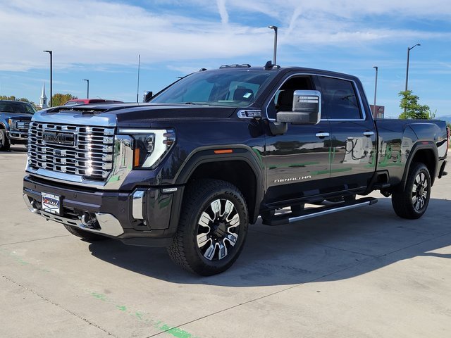 Used 2024 GMC Sierra 3500 Denali w/ Denali Reserve Package image 4