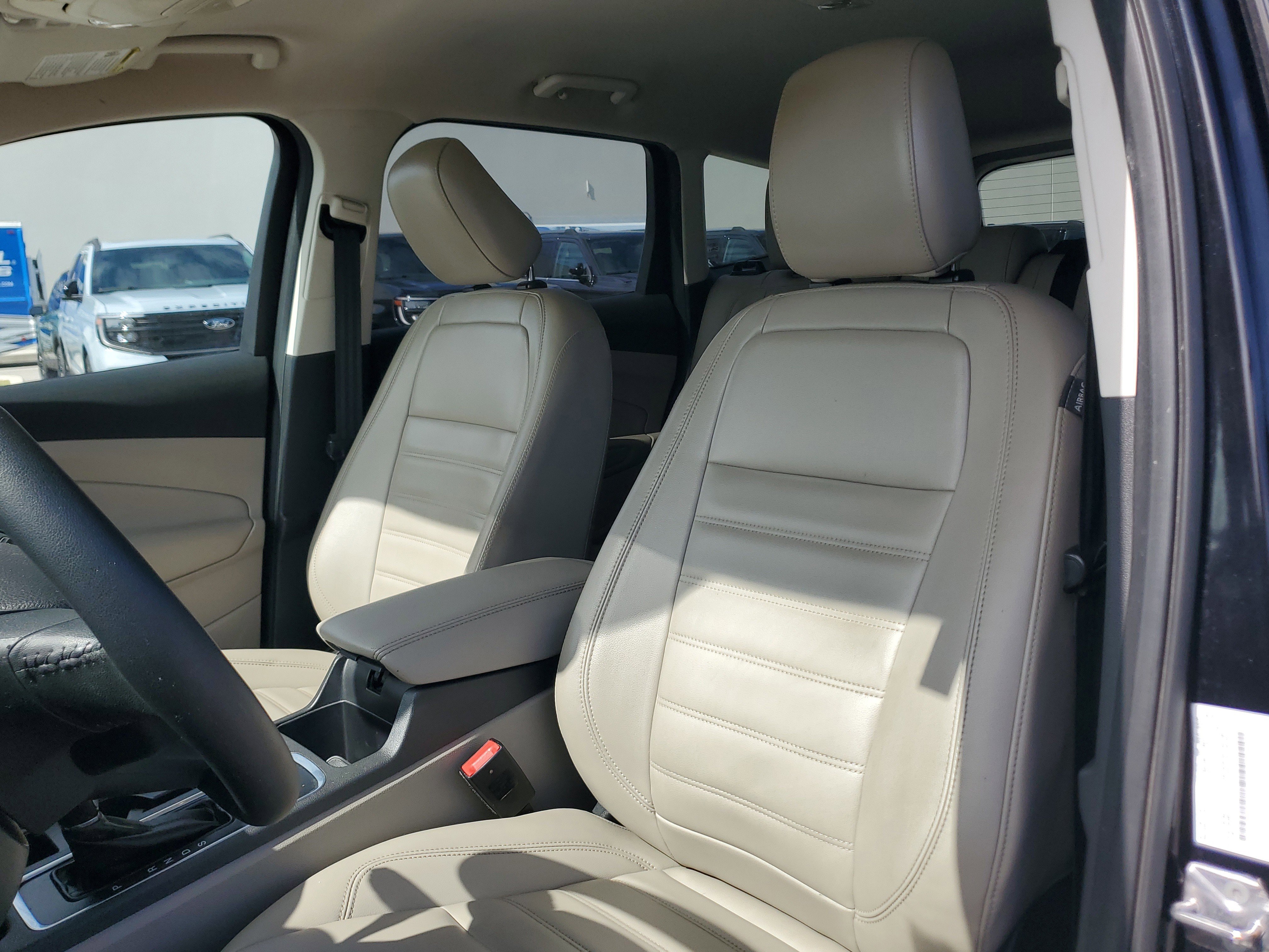 Used 2019 Ford Escape SEL image 18