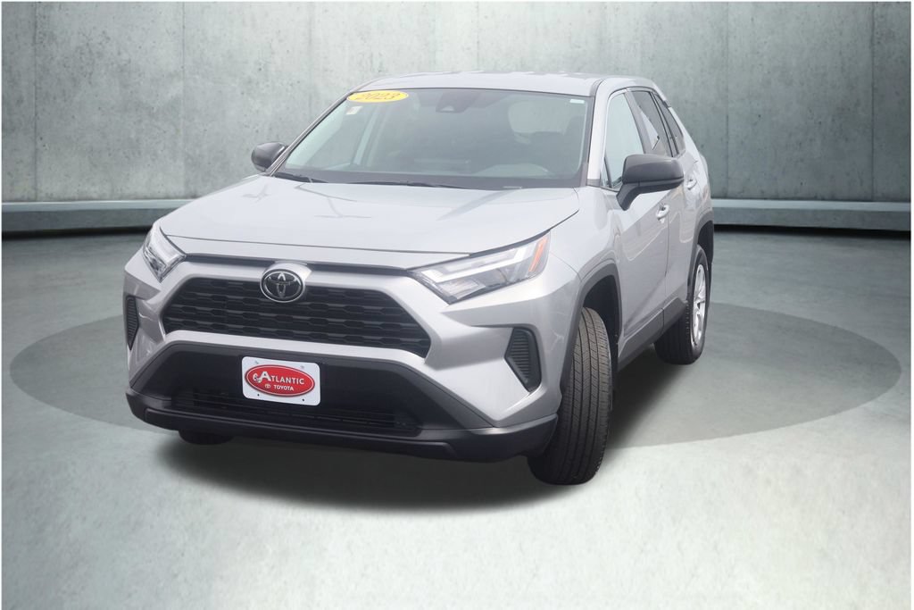 Used 2023 Toyota RAV4 LE AWD/4WD image 27
