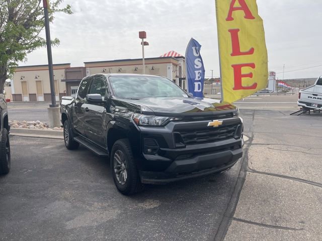 Used 2024 Chevrolet Colorado LT w/ LT Convenience Package image 3