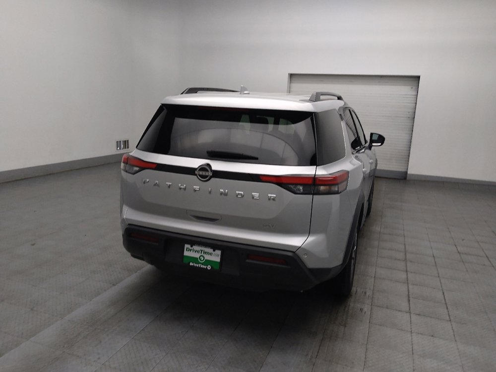 Used 2023 Nissan Pathfinder SV image 7