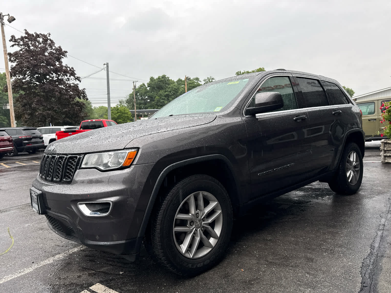 Used 2017 Jeep Grand Cherokee Laredo w/ Quick Order Package 23E AWD/4WD image 7