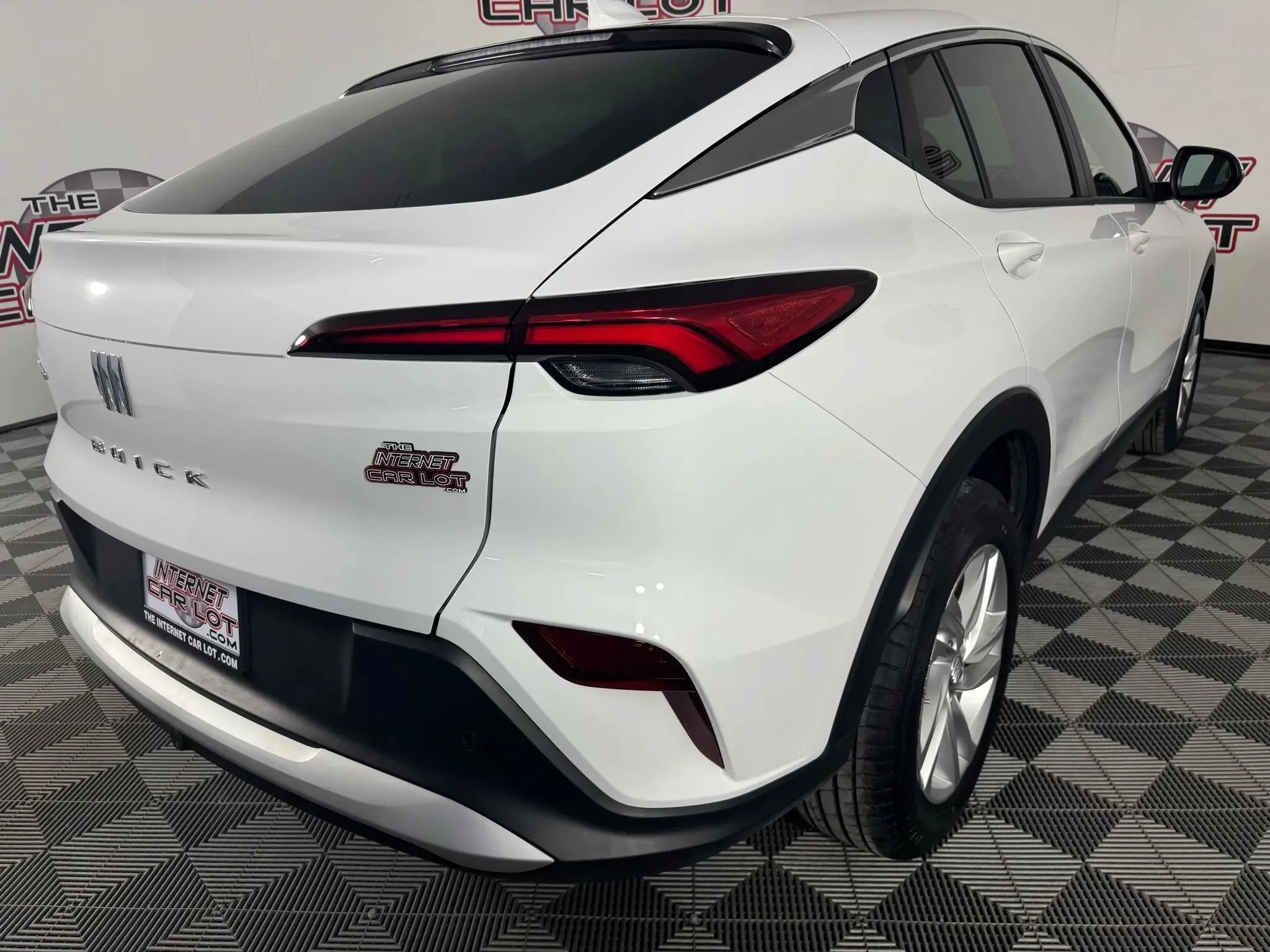 Used 2025 Buick Envista Preferred FWD image 28